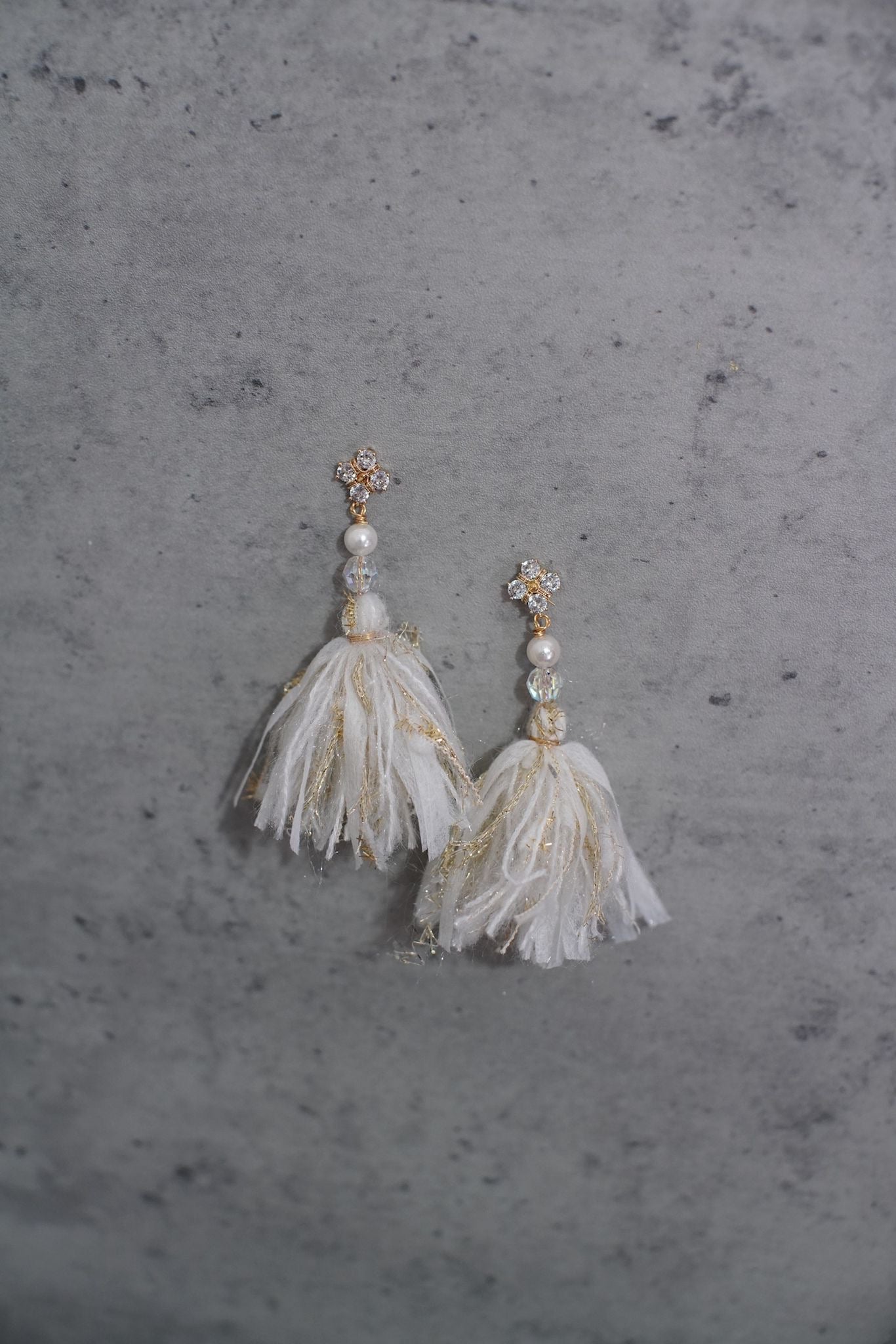 Boho earring - white