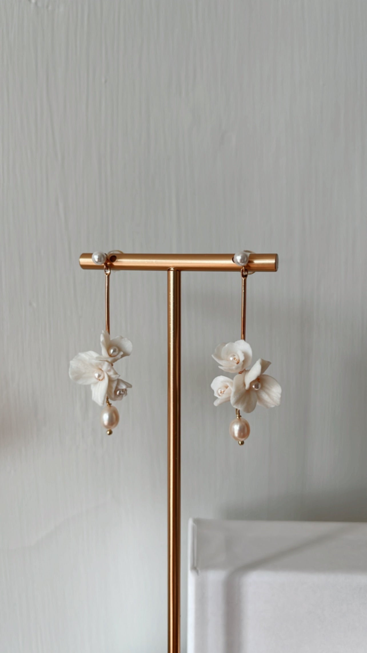 Handcrafted Floral - 25201