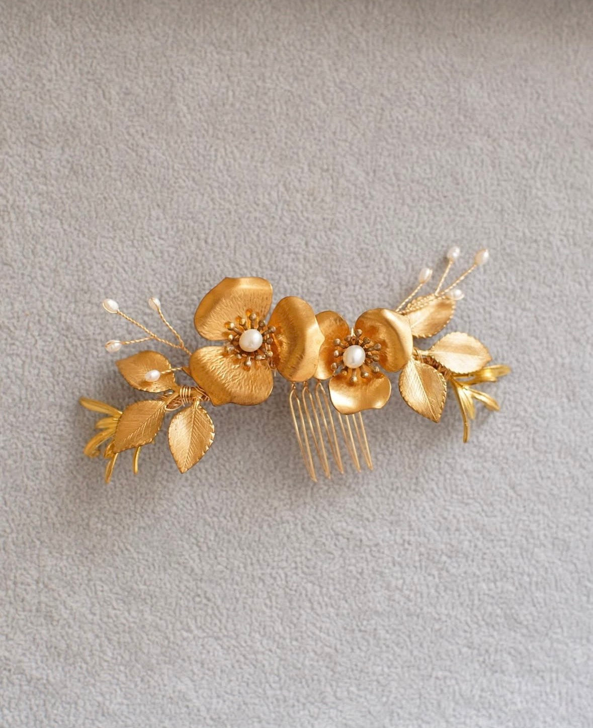 Traditional Gold Bridal Hair Accessory - 25505